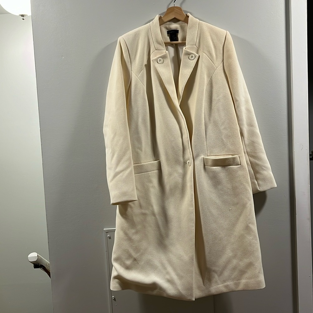 Lightly loved Lane Bryant size 14/16 ivory/winter white trench coat.